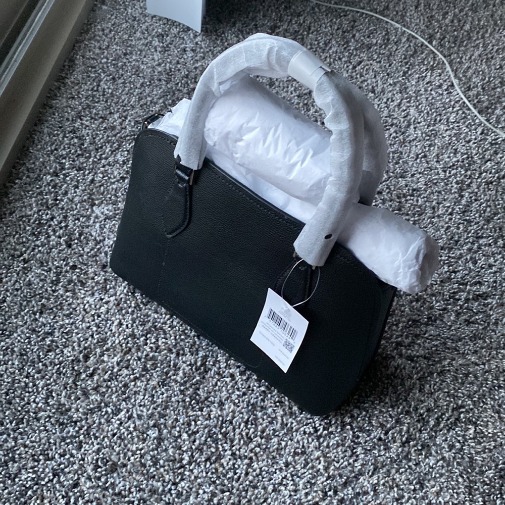 SOLD ❌ Kate Spade Black Crossbody Purse - Picture 5 of 15